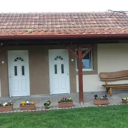 Farkas Invest Konukevi Beçkerek